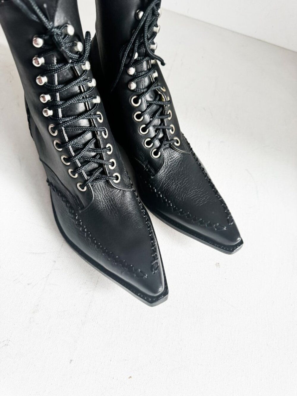 Vintage 90s y2k Go West Black Pointy Toe Whipstitch Detail Lace up Booties MX6/9 - Picture 2 of 9